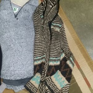 Warm Sweater bundle size large